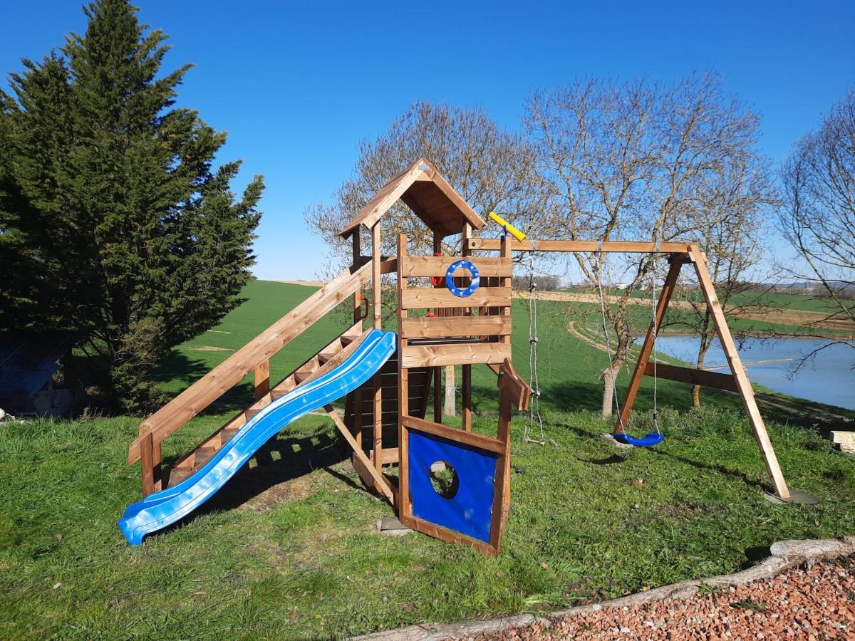 Maison De Campagne, Bord De Lac, Piscine, Billard 11 Per Plieux Kültér fotó